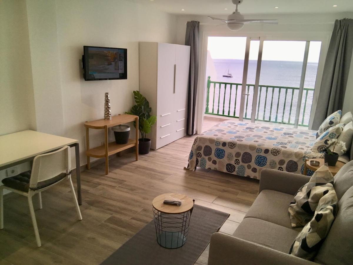 Look And Listen To The Ocean Like Never Before Apartment